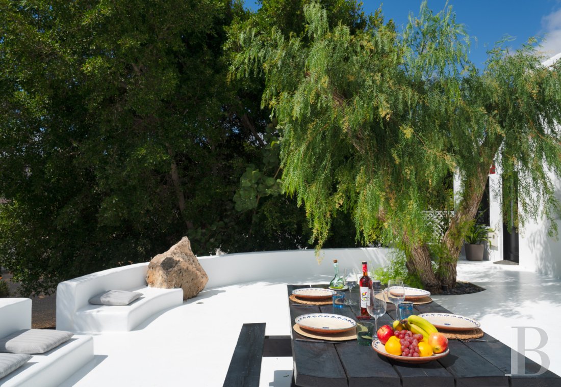 An old finca renovated in a contemporary style on the island of Lanzarote, in the Canary Islands - photo  n°3
